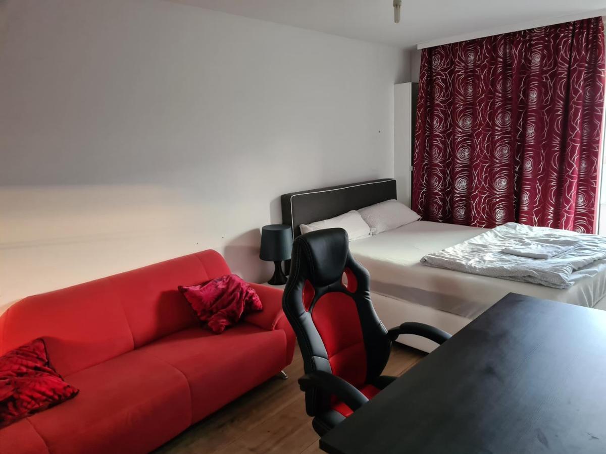 Sehr Schoene Drei Zimmer Deluex Wohnung In Sindelfingen Zewnętrze zdjęcie