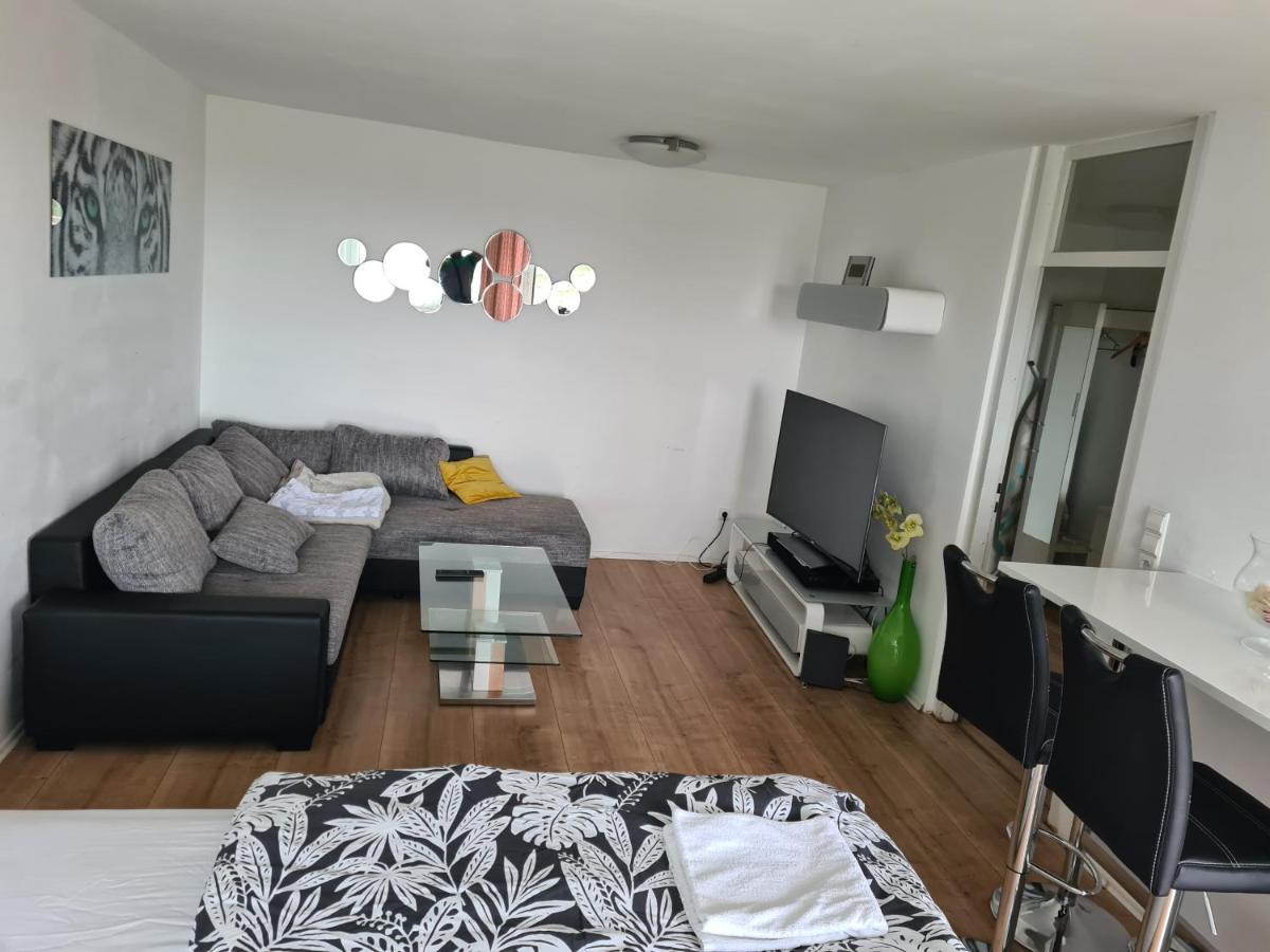 Sehr Schoene Drei Zimmer Deluex Wohnung In Sindelfingen Zewnętrze zdjęcie