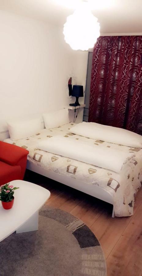 Sehr Schoene Drei Zimmer Deluex Wohnung In Sindelfingen Zewnętrze zdjęcie