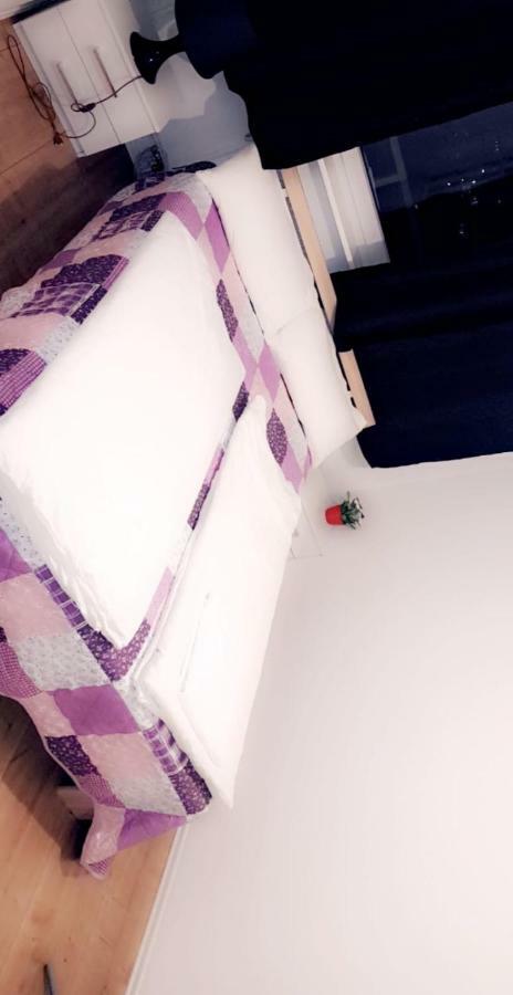 Sehr Schoene Drei Zimmer Deluex Wohnung In Sindelfingen Zewnętrze zdjęcie